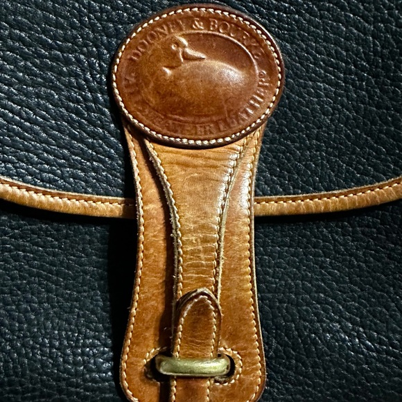 Vintage Dooney & Bourke Black and Brown All-Weather Leather Crossbody Bag πΌππΌπ - Picture 4 of 13